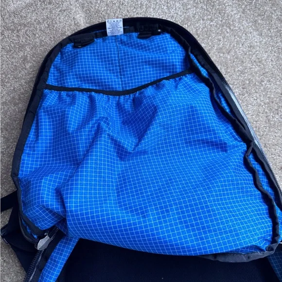 (EUC) Tom Bihn Synik 30 - Black Halcyon Exterior Island Halcyon Interior - Picture 4 of 6